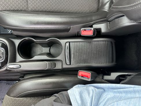 Used 2021 Buick Encore Preferred image 49