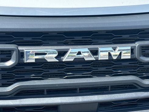 Used 2024 RAM ProMaster 2500 w/ Convenience Group FWD image 7