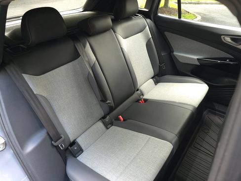 Used 2023 Volkswagen ID.4 Pro RWD image 17