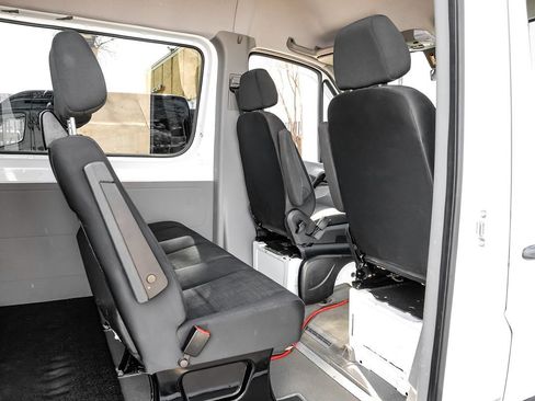 Used 2015 Mercedes-Benz Sprinter 2500 image 29