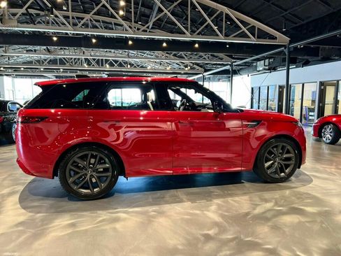 Used 2023 Land Rover Range Rover Sport SE Dynamic image 6