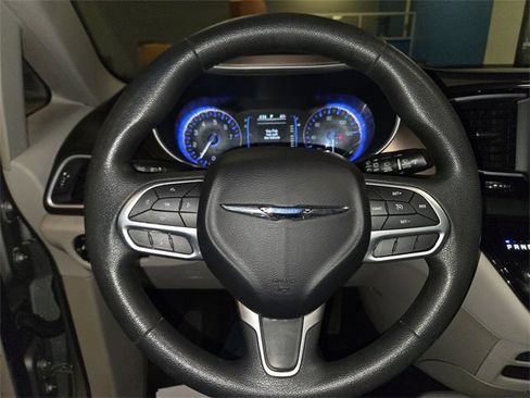 Used 2018 Chrysler Pacifica Touring Plus w/ Tire & Wheel Group image 14