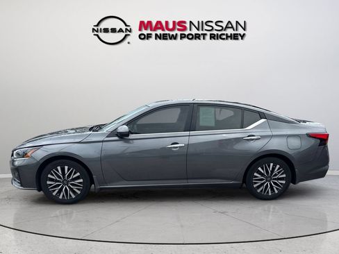 Certified 2023 Nissan Altima 2.5 SV FWD image 7