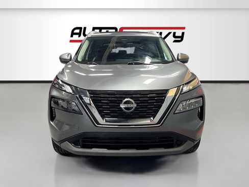 Used 2023 Nissan Rogue SL w/ SL Premium Package FWD image 2