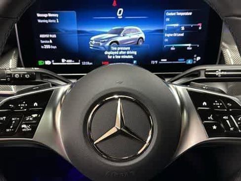 Used 2026 Mercedes-Benz GLC 300 4MATIC image 17