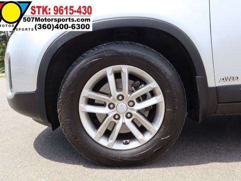 Used 2015 Kia Sorento LX AWD/4WD image 22