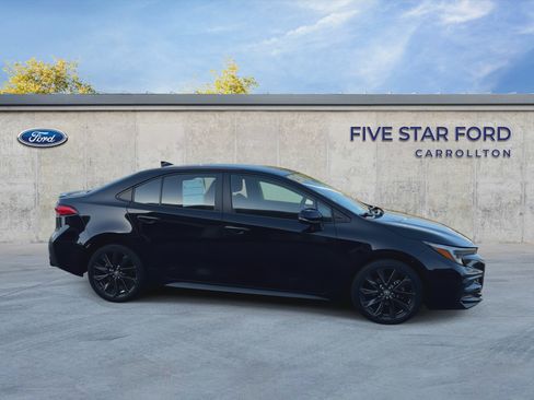 Used 2024 Toyota Corolla SE FWD image 9