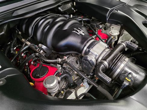 Used 2015 Maserati GranTurismo Sport RWD image 32
