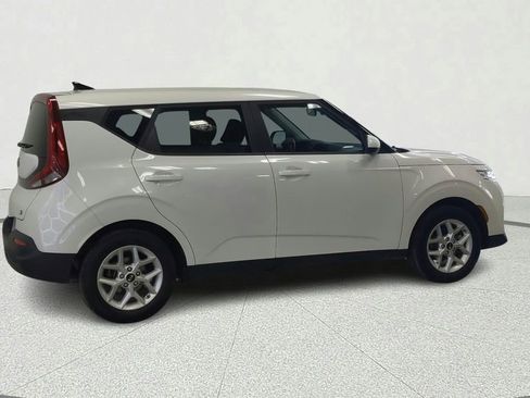 Used 2021 Kia Soul S FWD image 4