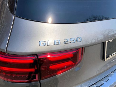 New 2026 Mercedes-Benz GLB 250 4MATIC image 19