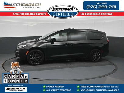 Used 2025 Chrysler Pacifica Limited