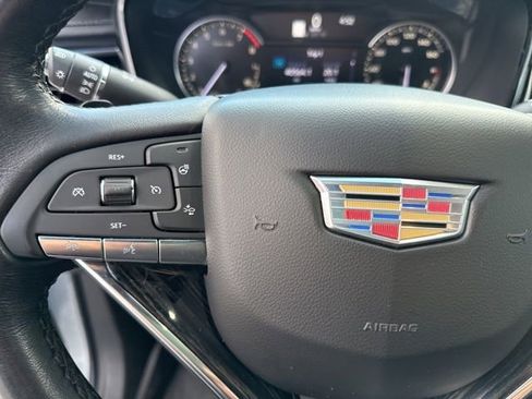 Used 2023 Cadillac XT6 Premium Luxury image 27