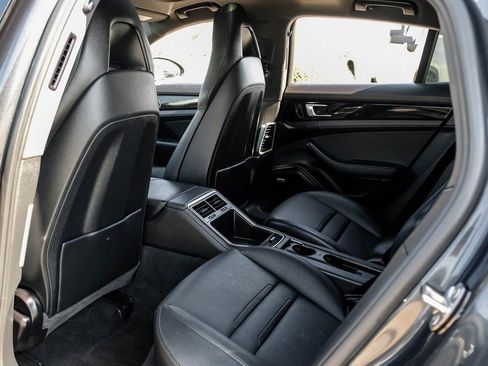Used 2019 Porsche Panamera 4 image 36