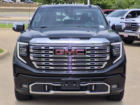 Used 2022 GMC Sierra 1500 Denali w/ Denali Reserve Package AWD/4WD image 2