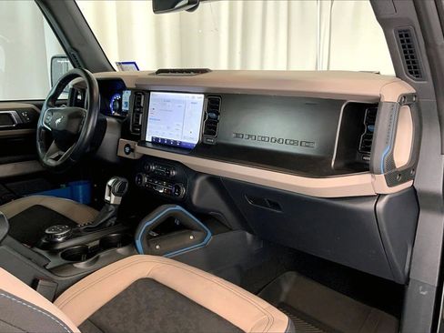 Used 2022 Ford Bronco Wildtrak image 28