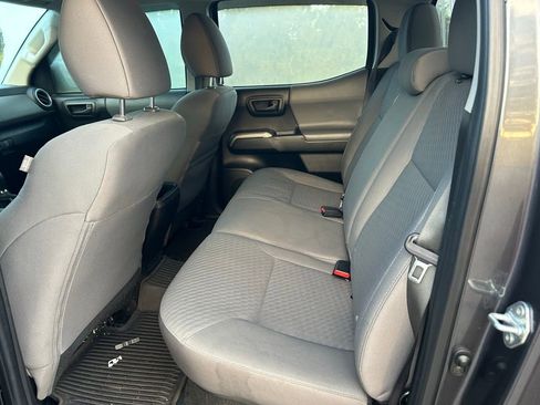 Used 2022 Toyota Tacoma SR5 image 12
