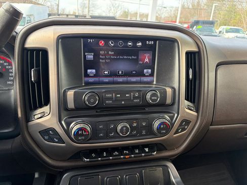 Used 2015 GMC Sierra 2500 Denali w/ Duramax Plus Package image 31