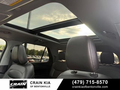 Used 2022 Ford Explorer XLT w/ Equipment Group 202A AWD/4WD image 21