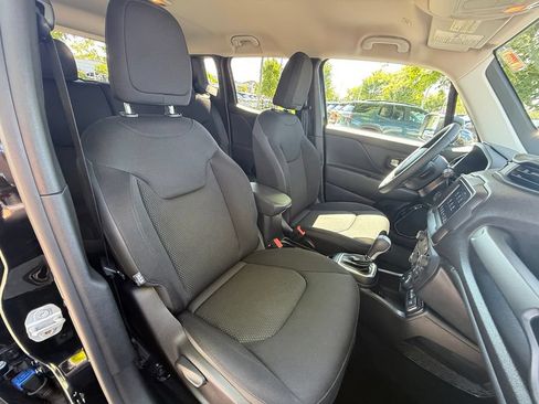 Used 2020 Jeep Renegade Altitude AWD/4WD image 25