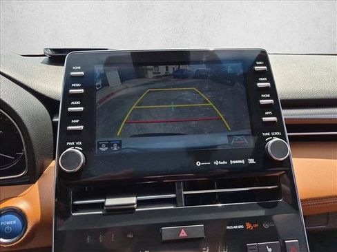 Used 2021 Toyota Avalon XSE FWD image 13