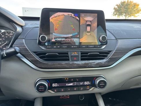 Certified 2020 Nissan Altima 2.0 Platinum image 17