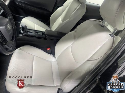 Used 2023 Toyota Prius XLE image 12