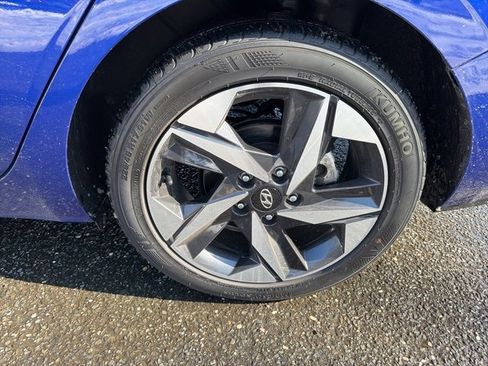 Certified 2023 Hyundai Elantra Limited image 6