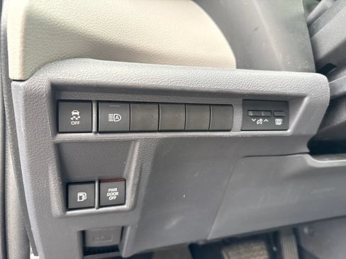 Used 2021 Toyota Sienna LE AWD/4WD image 12