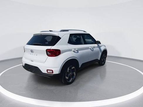New 2026 Hyundai Venue SEL FWD image 8