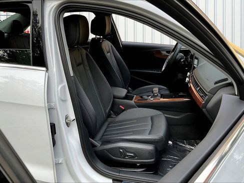 Used 2023 Audi A4 2.0T Premium w/ Convenience Package image 28