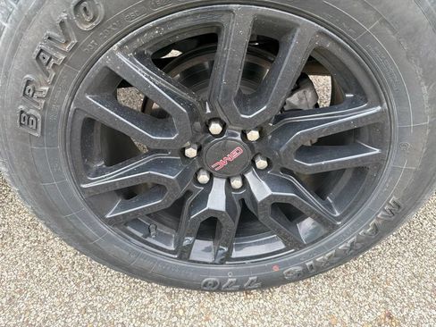 Used 2019 GMC Sierra 1500 Elevation w/ Elevation Value Package AWD/4WD image 10