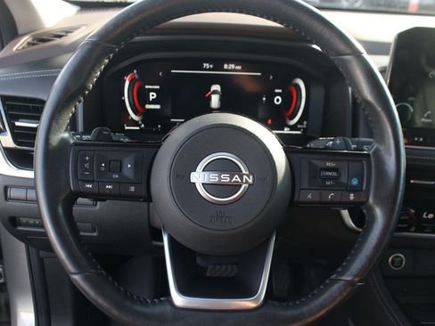 Used 2022 Nissan Rogue Platinum w/ Head-Up Display Package FWD image 19