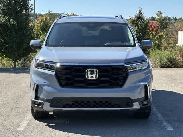 Used 2025 Honda Pilot Touring image 32