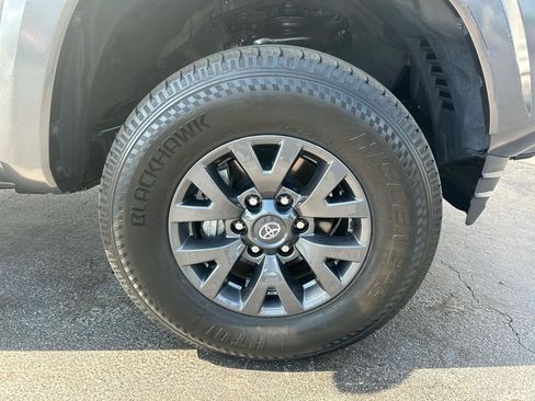 Used 2023 Toyota Tacoma SR5 w/ Technology Package RWD image 33