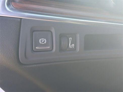 Certified 2023 Cadillac XT5 Premium Luxury image 17