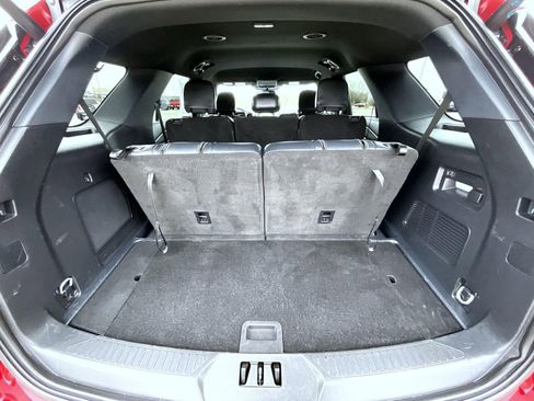 Used 2025 Ford Explorer ST-Line w/ ST-Line Street Pack AWD/4WD image 25