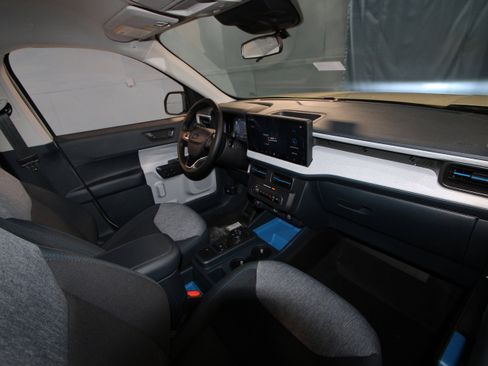 New 2025 Ford Maverick XLT w/ Equipment Group 301A image 18