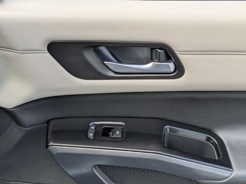 Used 2022 Nissan Pathfinder SL w/ Lighting Package (N92) image 24