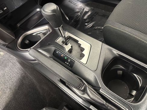 Used 2017 Toyota RAV4 XLE AWD/4WD image 33