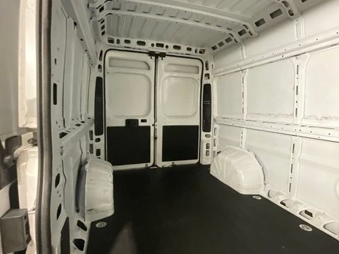 Used 2023 RAM ProMaster 2500 FWD image 14