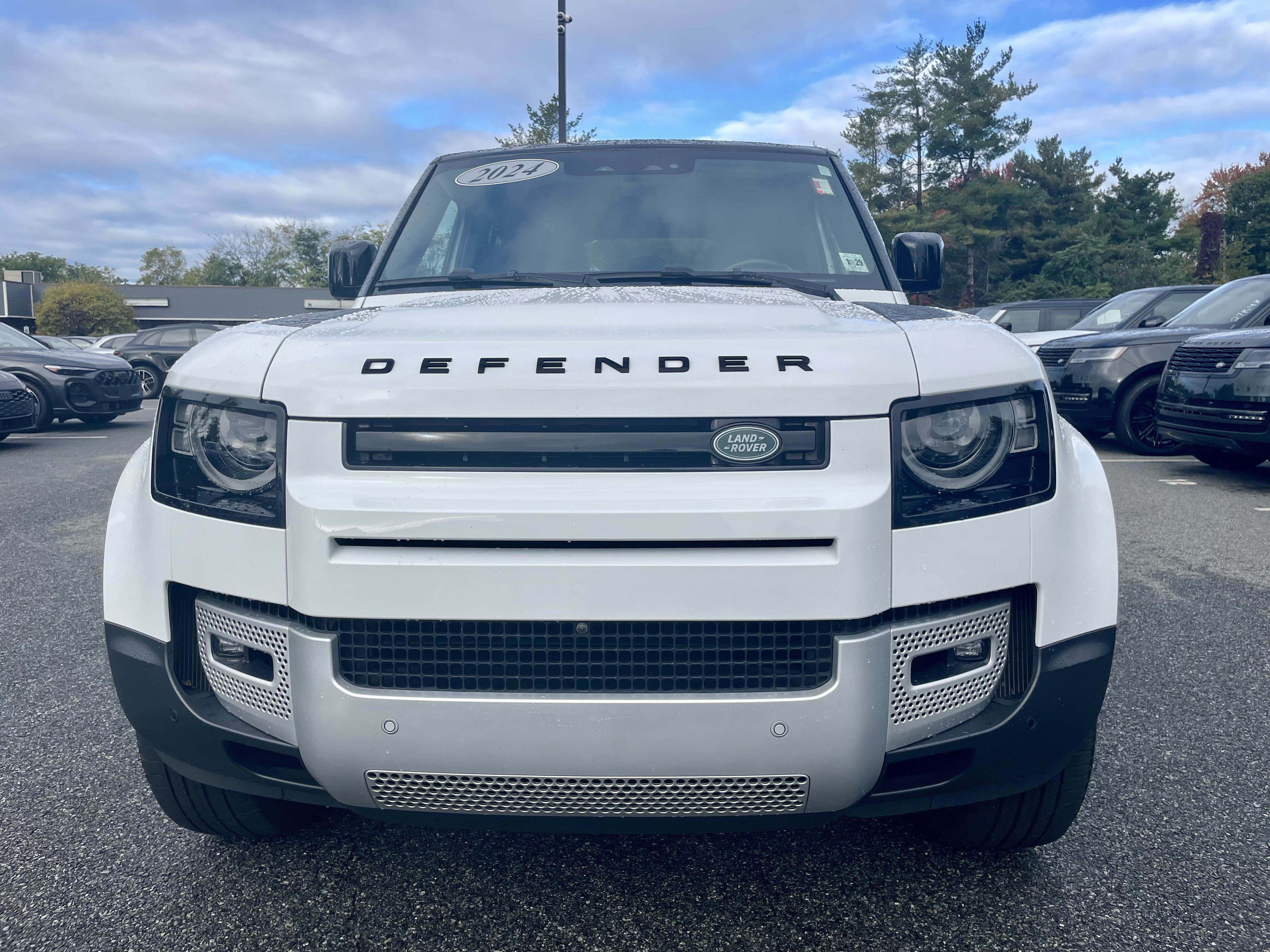 Used 2024 Land Rover Defender 110 S AWD/4WD image 2
