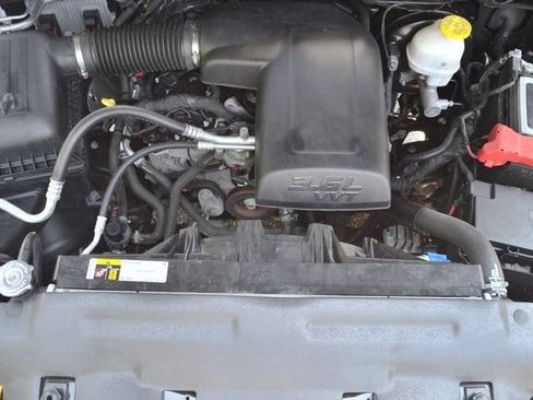 Used 2024 RAM 1500 Classic SLT AWD/4WD image 35