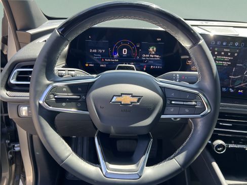 Used 2025 Chevrolet Traverse High Country w/ LPO, Floor Liner Package AWD/4WD image 11