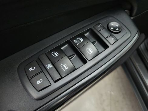 Used 2016 Jeep Cherokee Limited AWD/4WD image 23