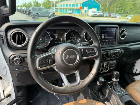 Used 2022 Jeep Wrangler Unlimited Sahara w/ Cold Weather Group image 13