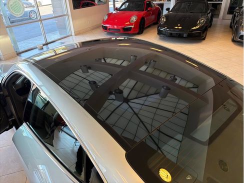 Used 2020 Porsche Taycan AWD/4WD image 38