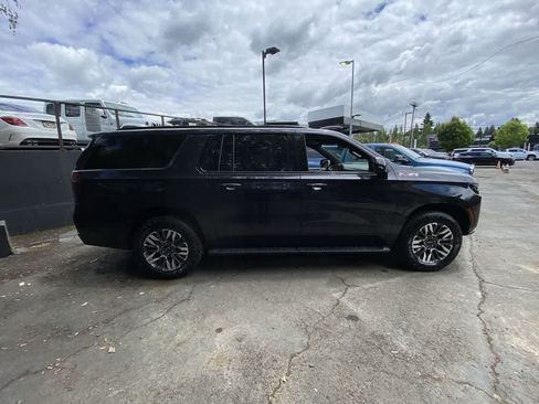 Used 2025 Chevrolet Suburban Z71 AWD/4WD image 7