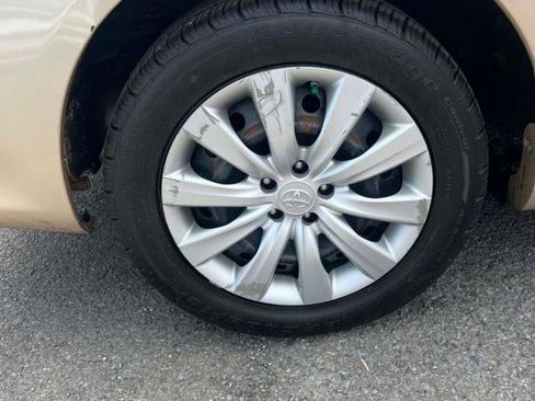Used 2012 Toyota Corolla LE FWD image 15