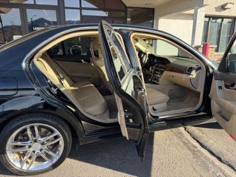 Used 2014 Mercedes-Benz C 300 4MATIC Sedan image 9