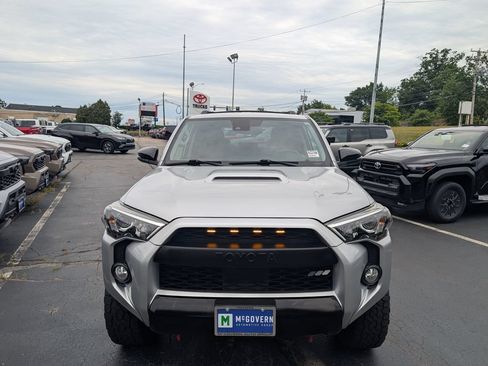 Used 2020 Toyota 4Runner Venture AWD/4WD image 11